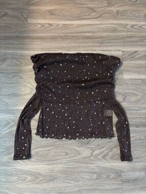 Sparkle Star Off-the-Shoulder Sweater in Brown